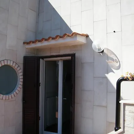Bed and Breakfast Offside Μπισέλιε